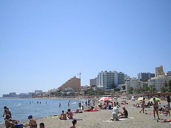 The beach of Santa Ana in Benalmádena will captivate you