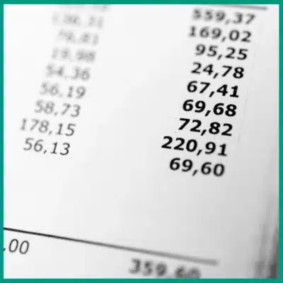 Imagen detalle de un documento en papel de contabilidad y/o factura